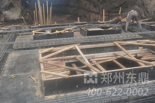 內(nèi)蒙古大型煤泥烘干機(jī)項目基礎(chǔ)施工現(xiàn)場